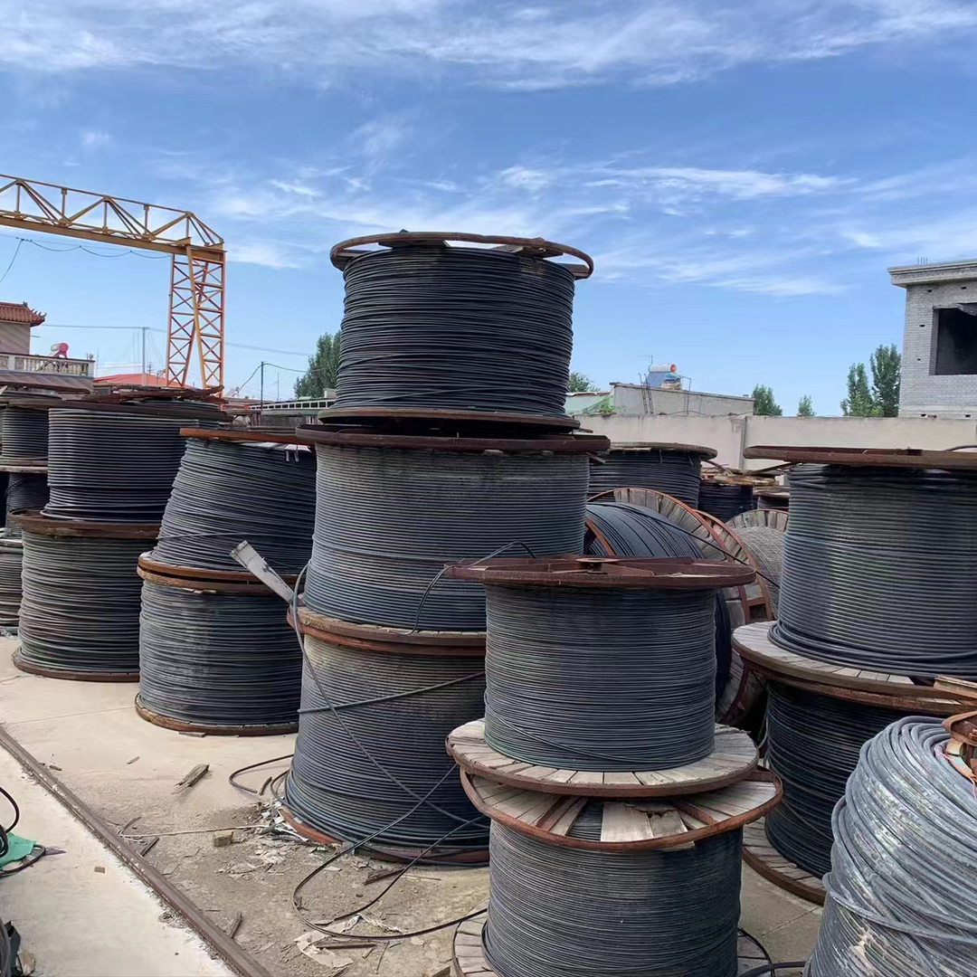 专业回收各类电线电缆、电子元器件、废旧电器等，通过科学分拣与加工技术，实现铜、铝、稀有金属等高价值材料的精准提取与再利用，减少资源浪费。